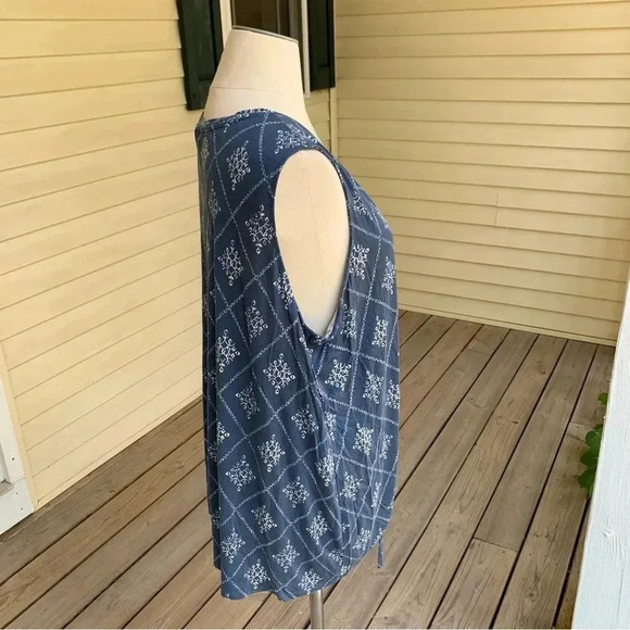 Cato Tunic Top Sleeveless Blouse Plus 26W 28W Dusty Blue Floral Tie Front - Picture 3 of 8